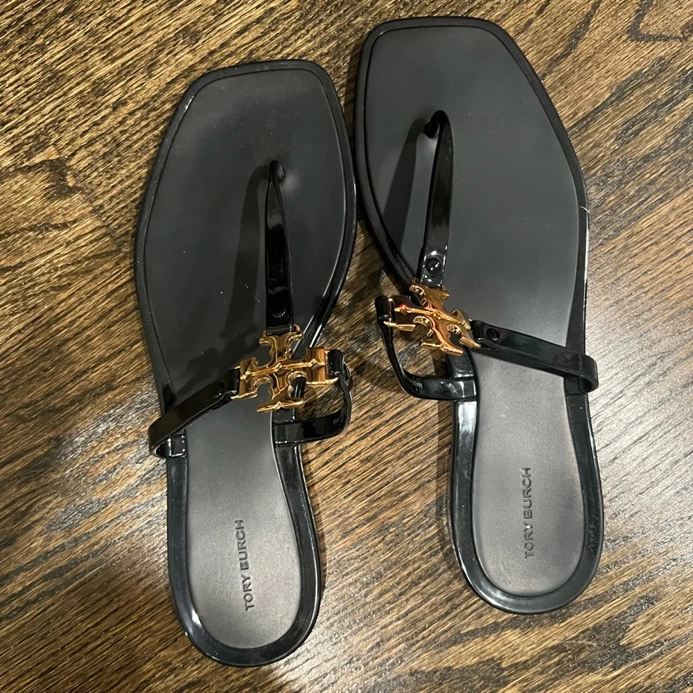 Tory Burch Black Sandals size 9 LIKE NEW - Picture 1 of 2